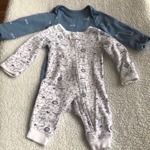 🌟 Bundle 2 PJs & 1 outfit
